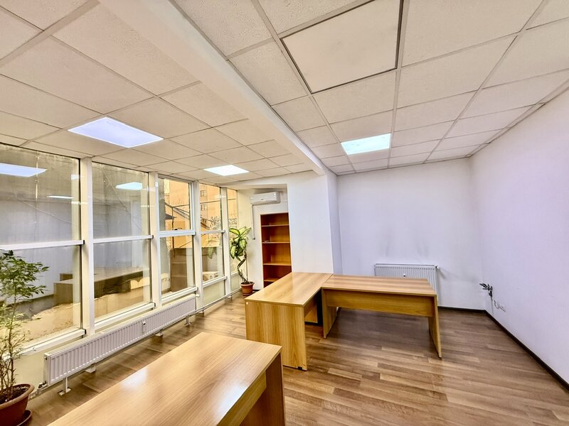 Alba Iulia, Rond, Zepter, et. 1, Bulevardul Unirii,